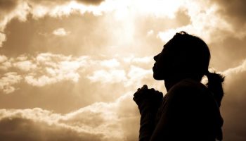 Na sala do Trono - o Verdadeiro Louvor